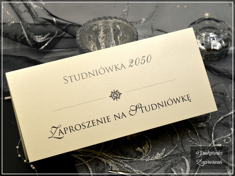 klasyczne perłowe zaproszenia na studniówkę Astoria z cyrkonią