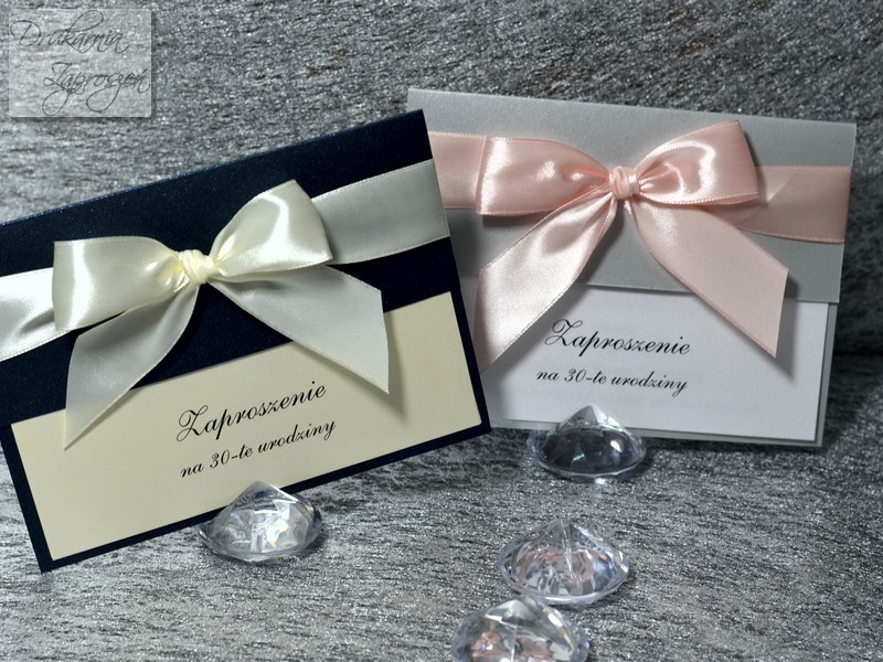 zaproszenia na urodziny dla dorosłych klasyczne perłowe ze wstążką kopertowe OLIWIA personalizowane Drukarnia Zaproszeń