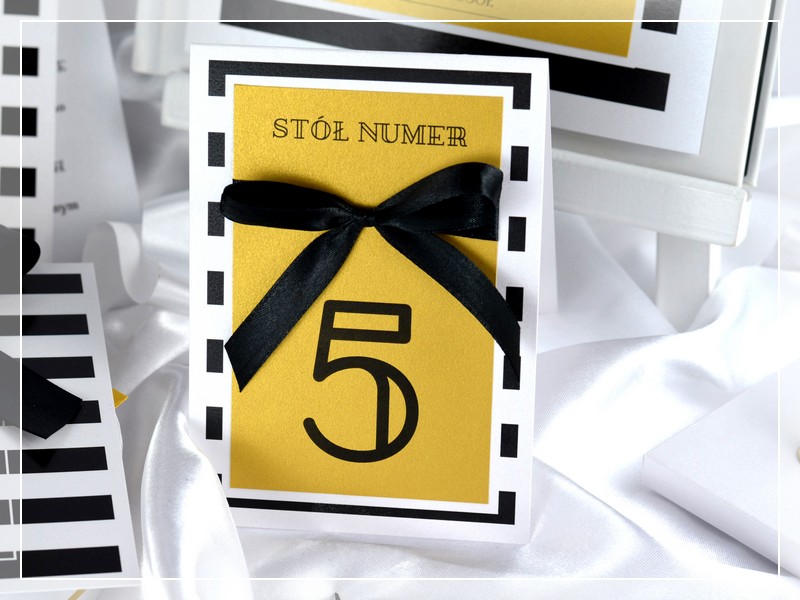 Numery na stół BLACK & GOLD w stylu GLAMOUR czarno-złote z kokardą DRUKARNIA ZAPROSZEŃ